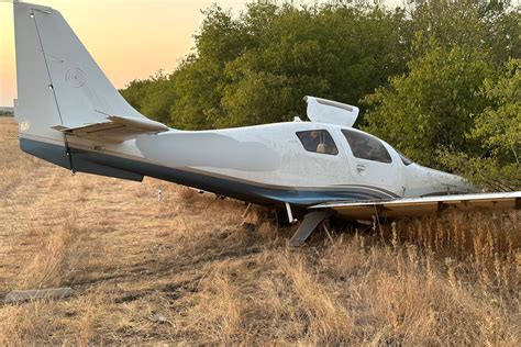 No injuries reported after small plane crashes near Marathon